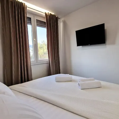 Monlux Studio Apartment